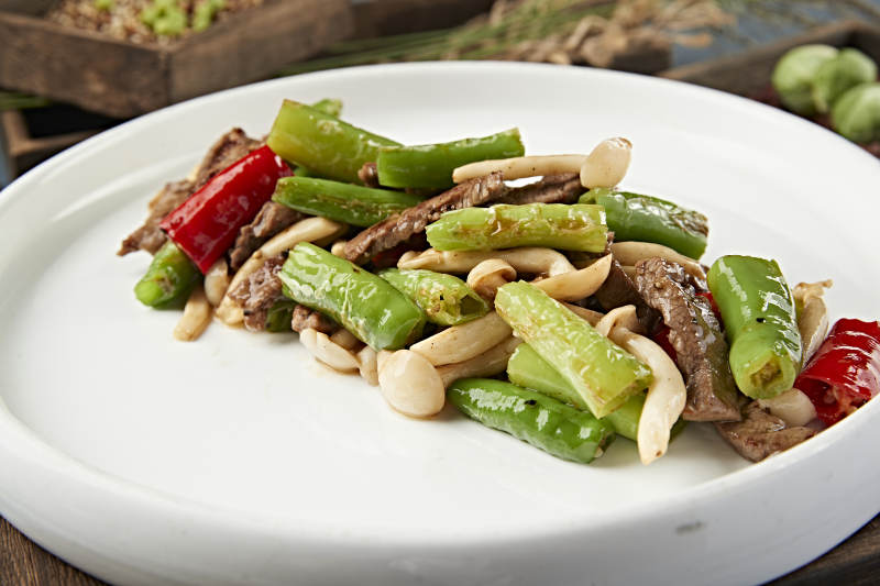 杭椒海鲜菇小炒牛柳