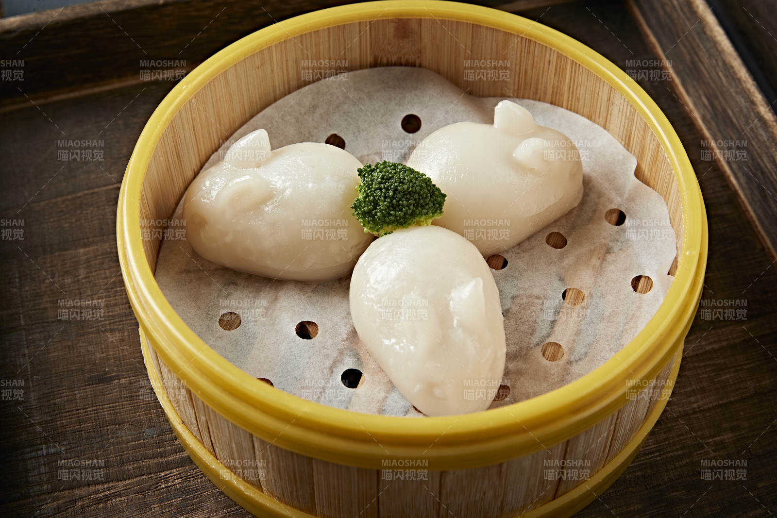 港式茶餐香蒸玉兔水晶虾饺