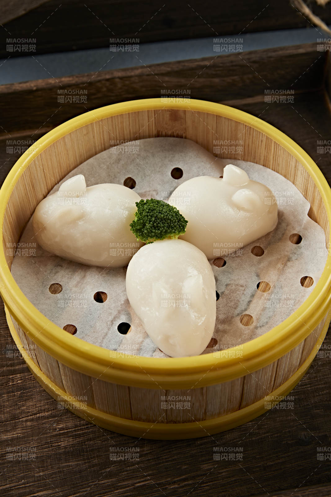 港式茶餐香蒸玉兔水晶虾饺