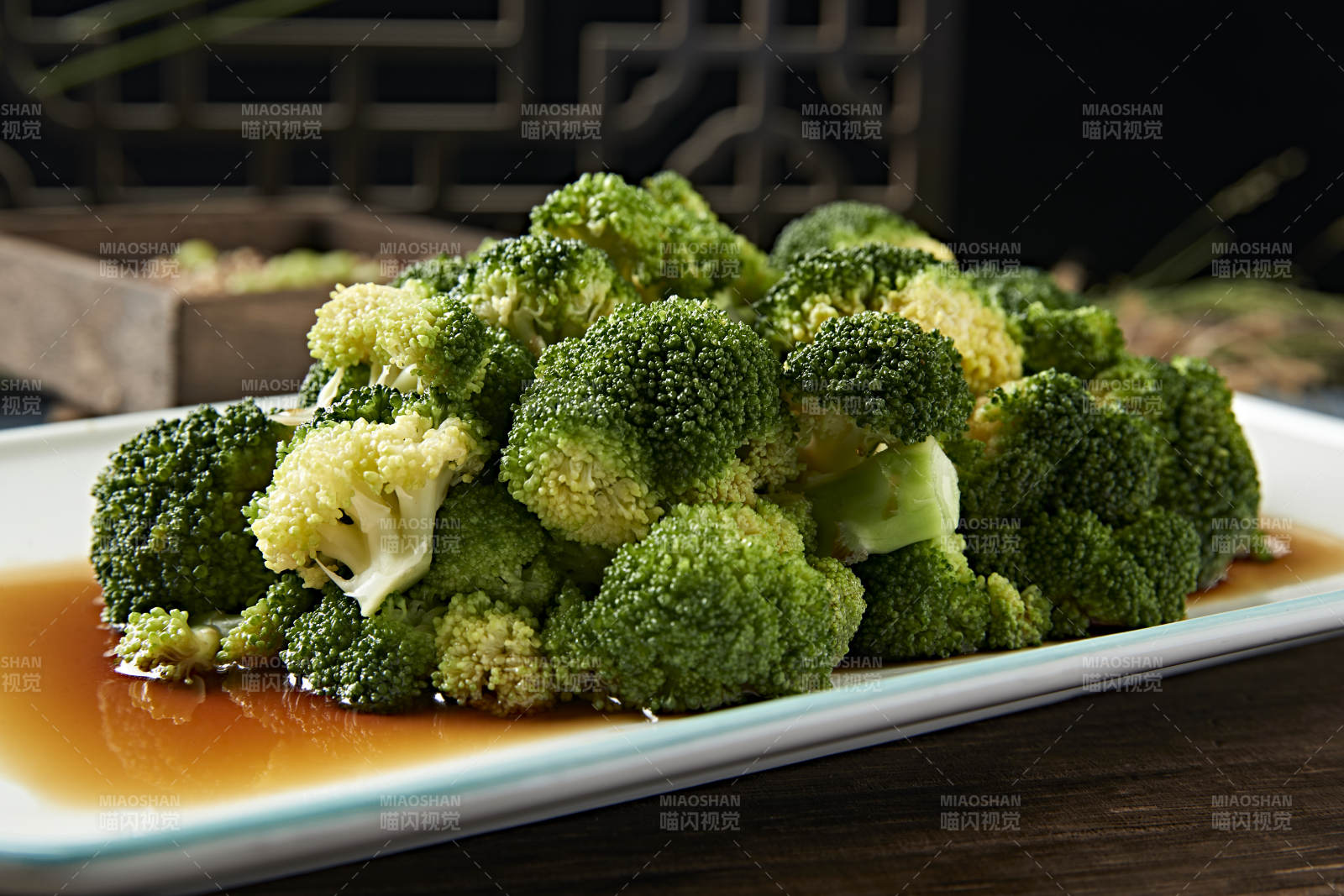 浇汁白灼西蓝花