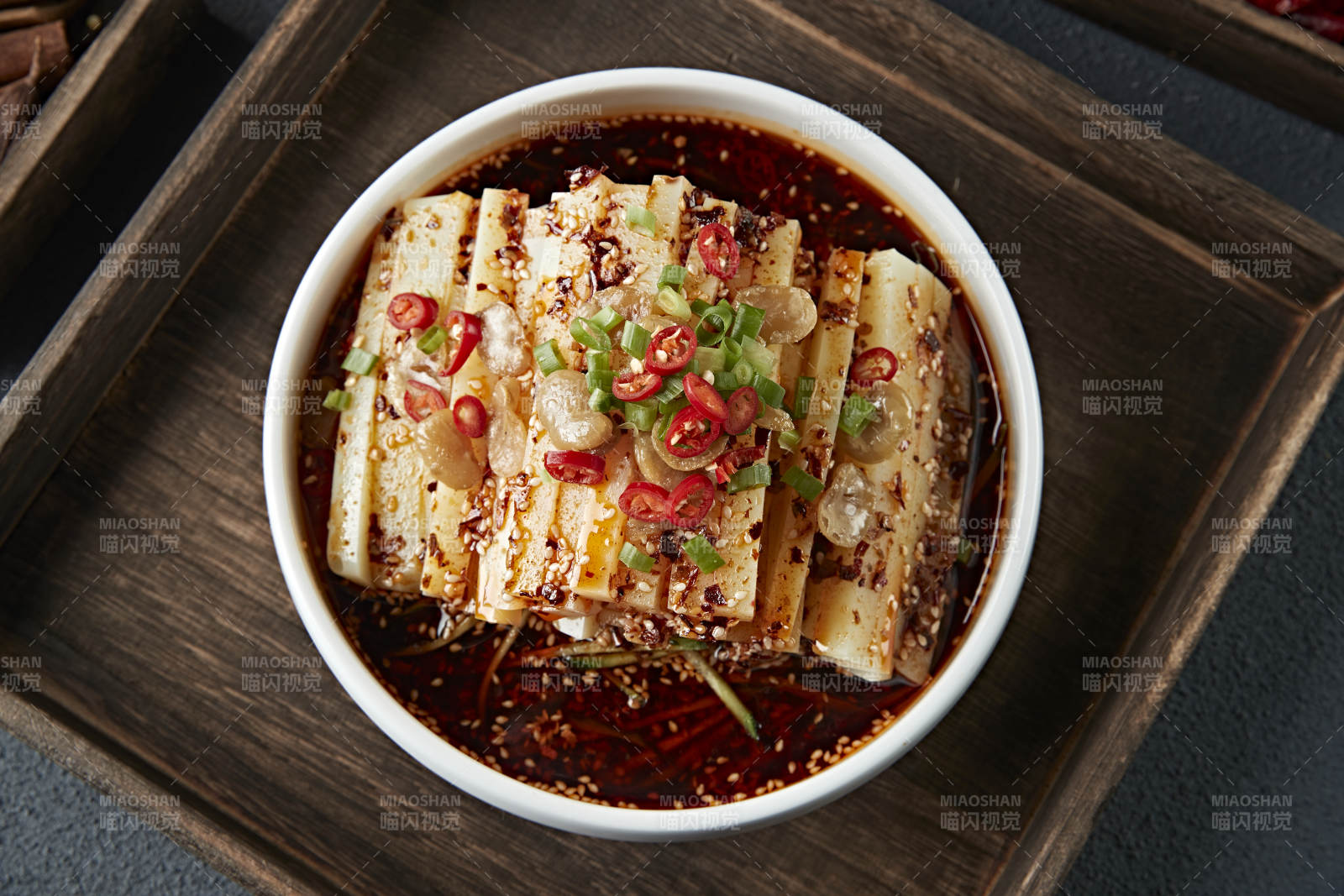 浇汁山西大同小媳妇凉粉