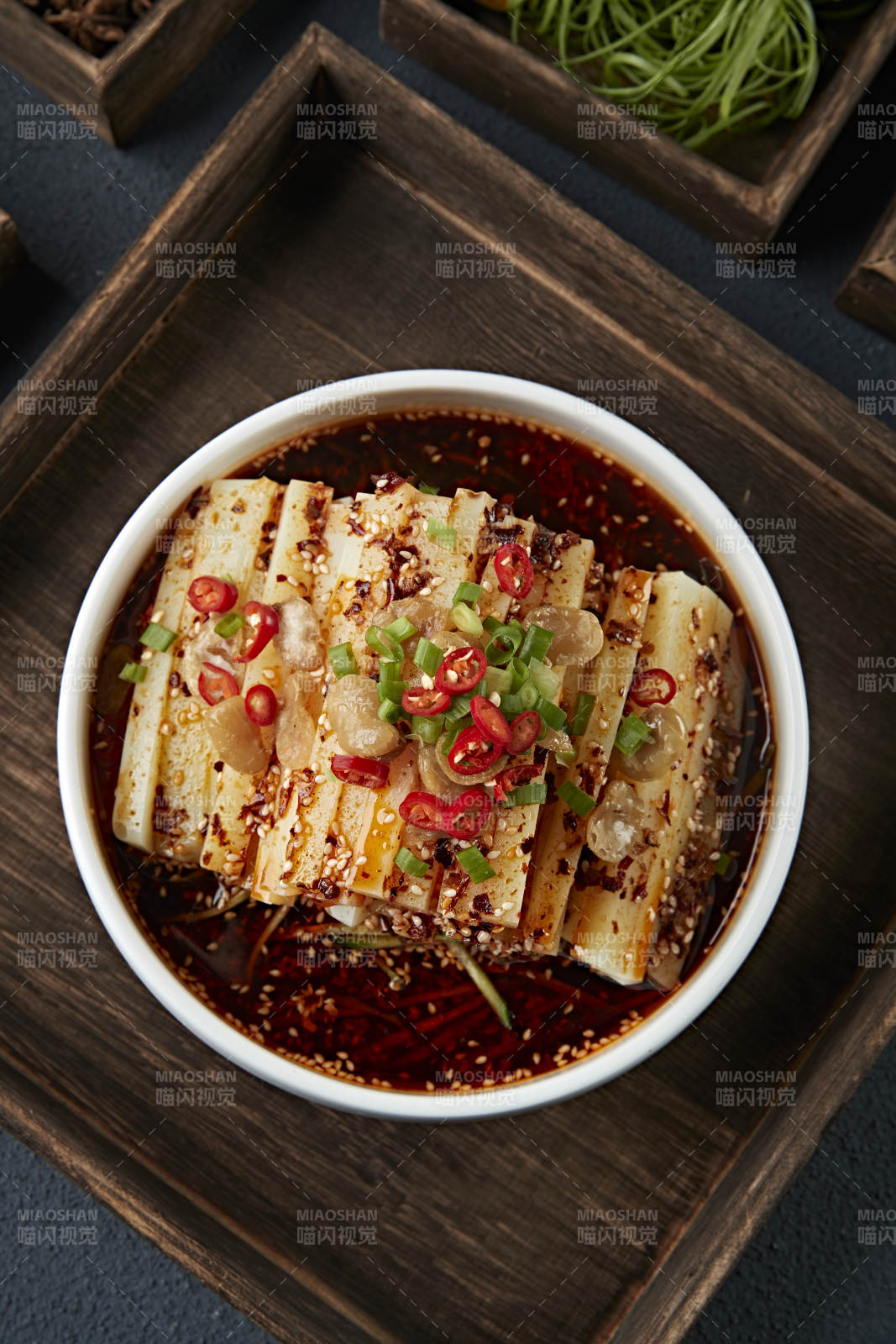 浇汁山西大同小媳妇凉粉