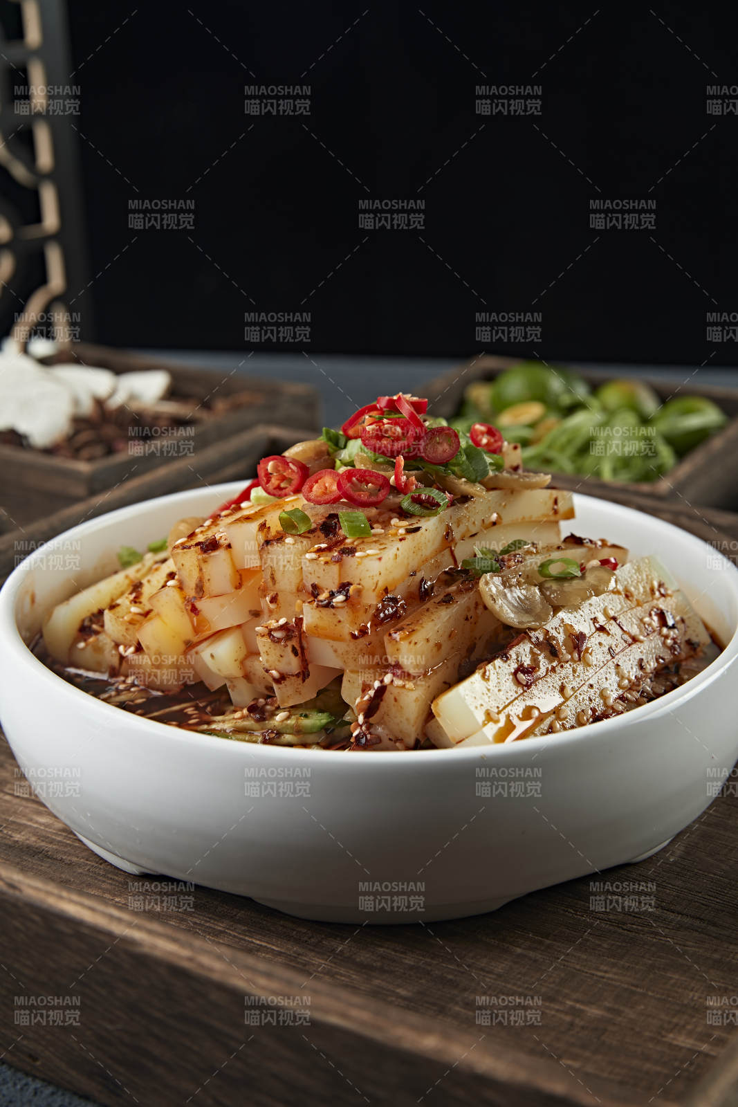 浇汁山西大同小媳妇凉粉