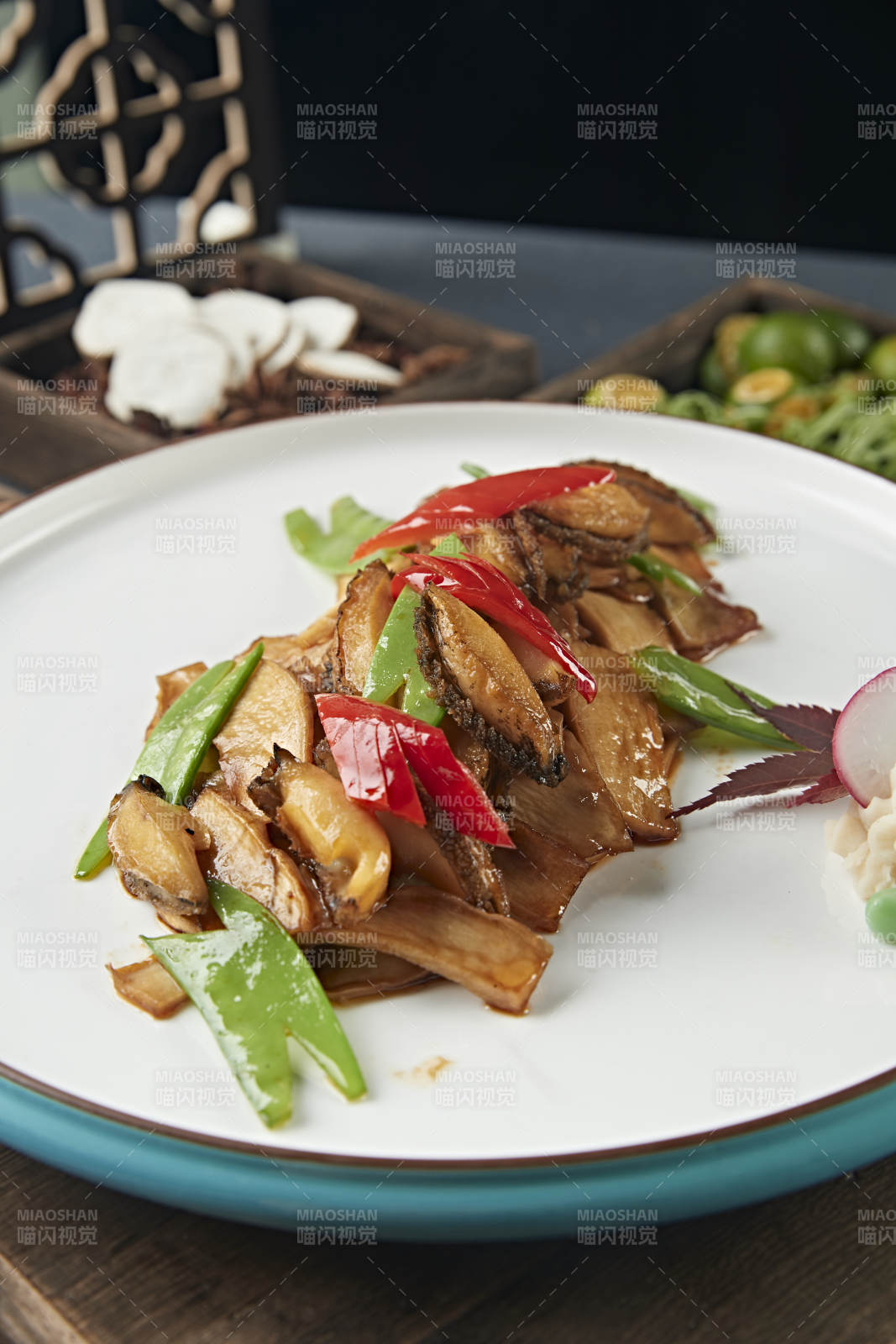 荷兰豆彩椒杏鲍菇烧鲜鲍鱼