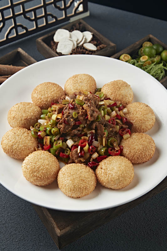 芝麻锅盔配辣炒黄牛肉