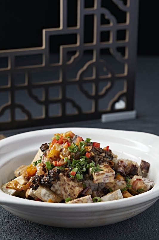 砂锅梅菜咸肉煲香芋