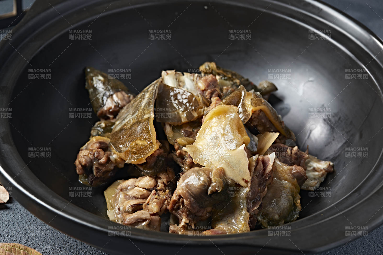 砂锅浓汤煲甲鱼