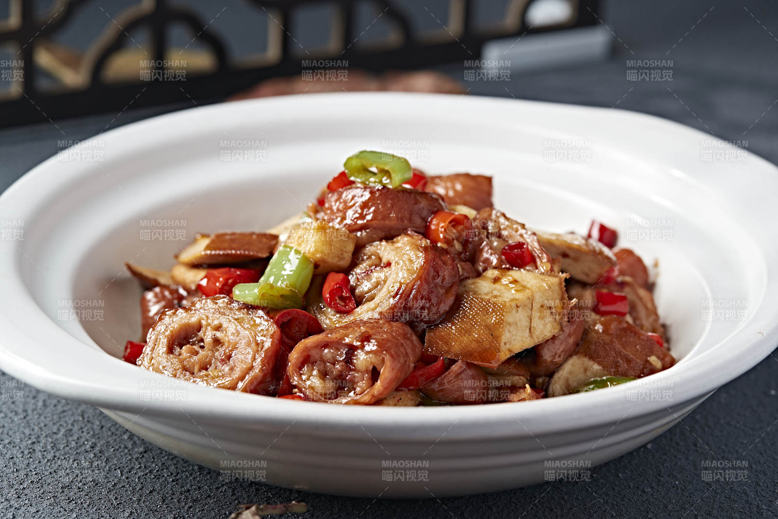 砂鍋香辣米椒香干燒肥腸