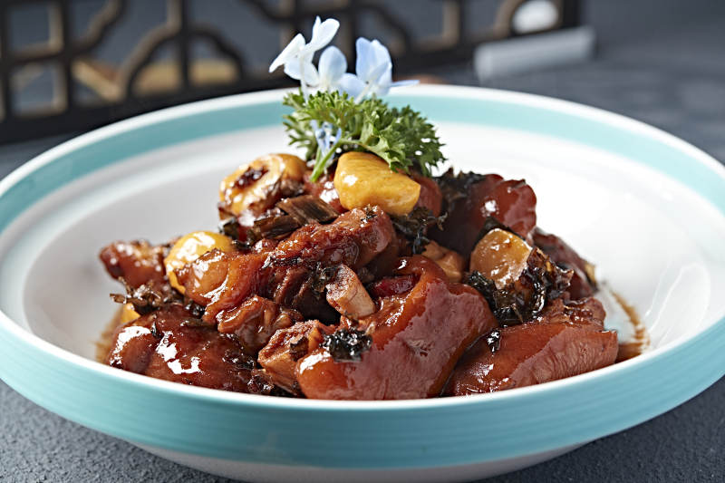 美味红烧板栗猪蹄块