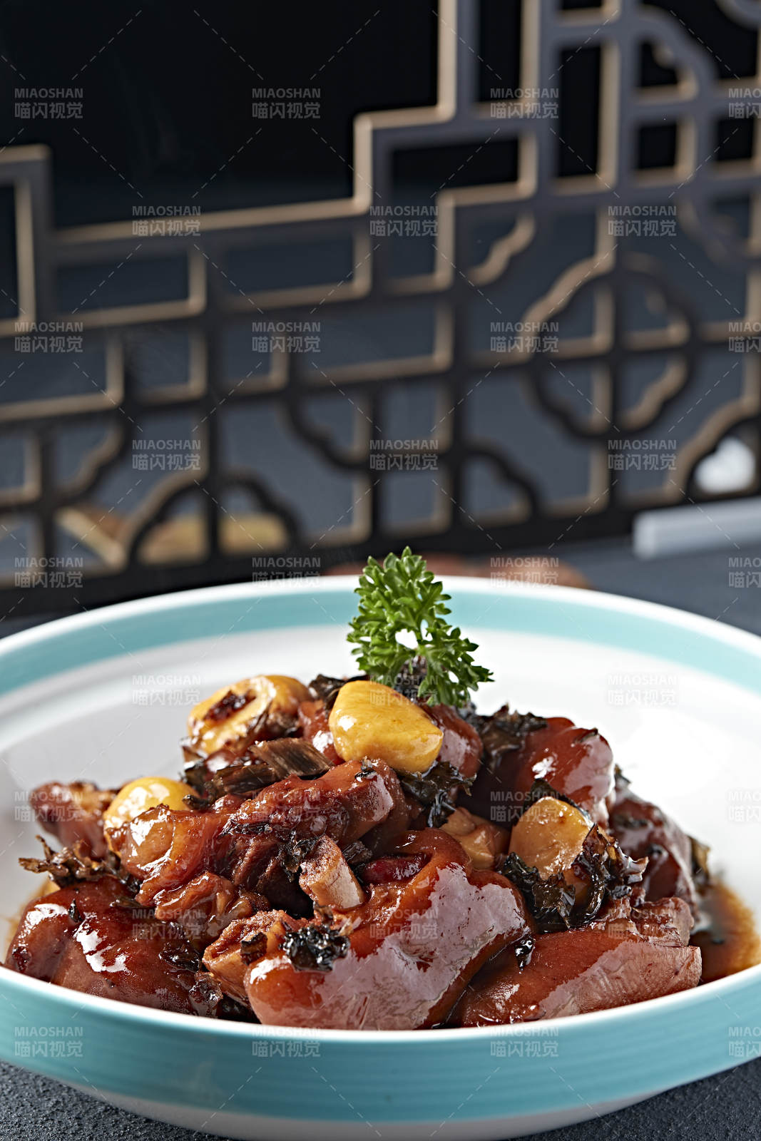 美味红烧板栗猪蹄块