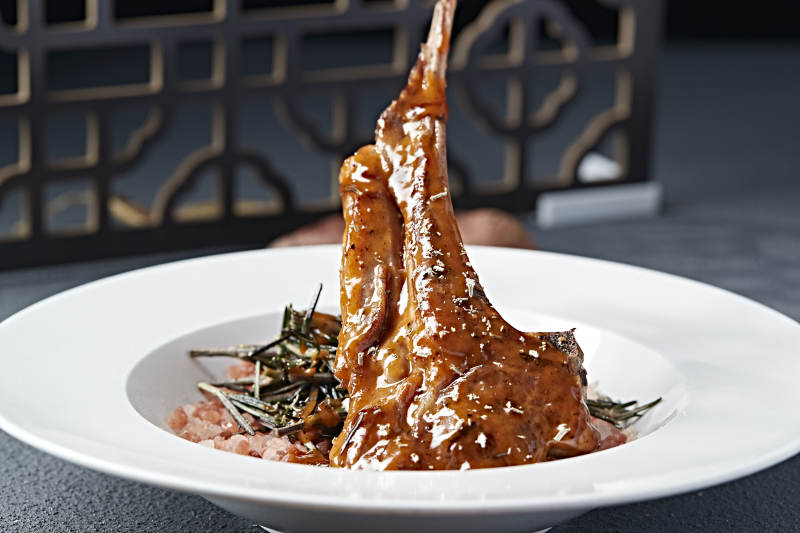 鐵板香煎戰斧小羊排