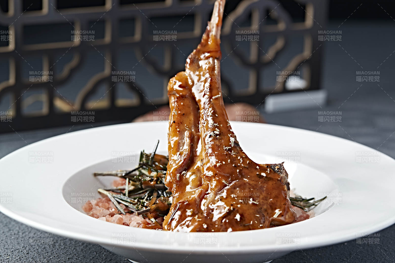 鐵板香煎戰(zhàn)斧小羊排