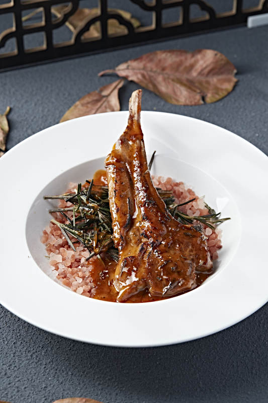 鐵板香煎戰斧小羊排