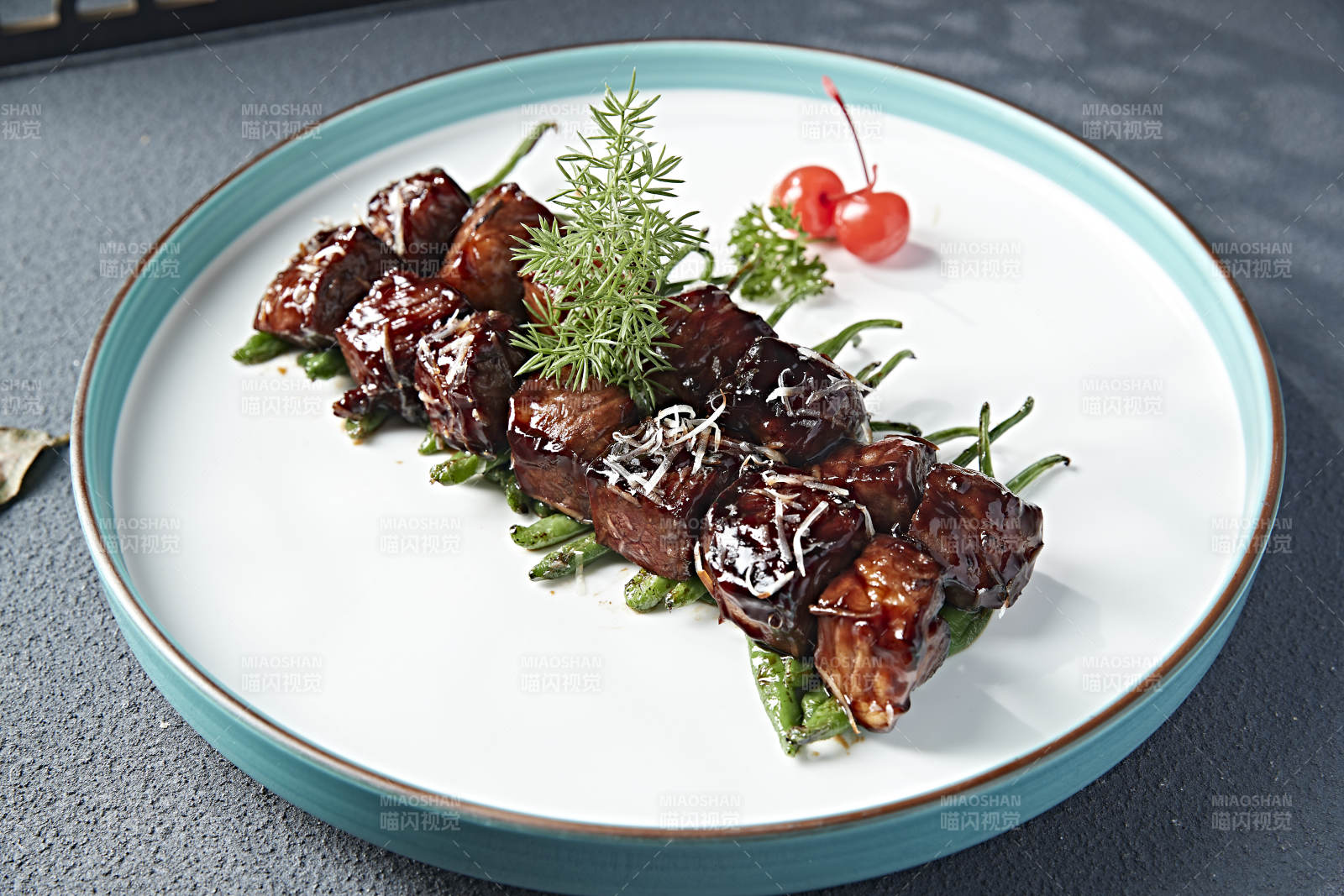 烧椒文火猪梅肉