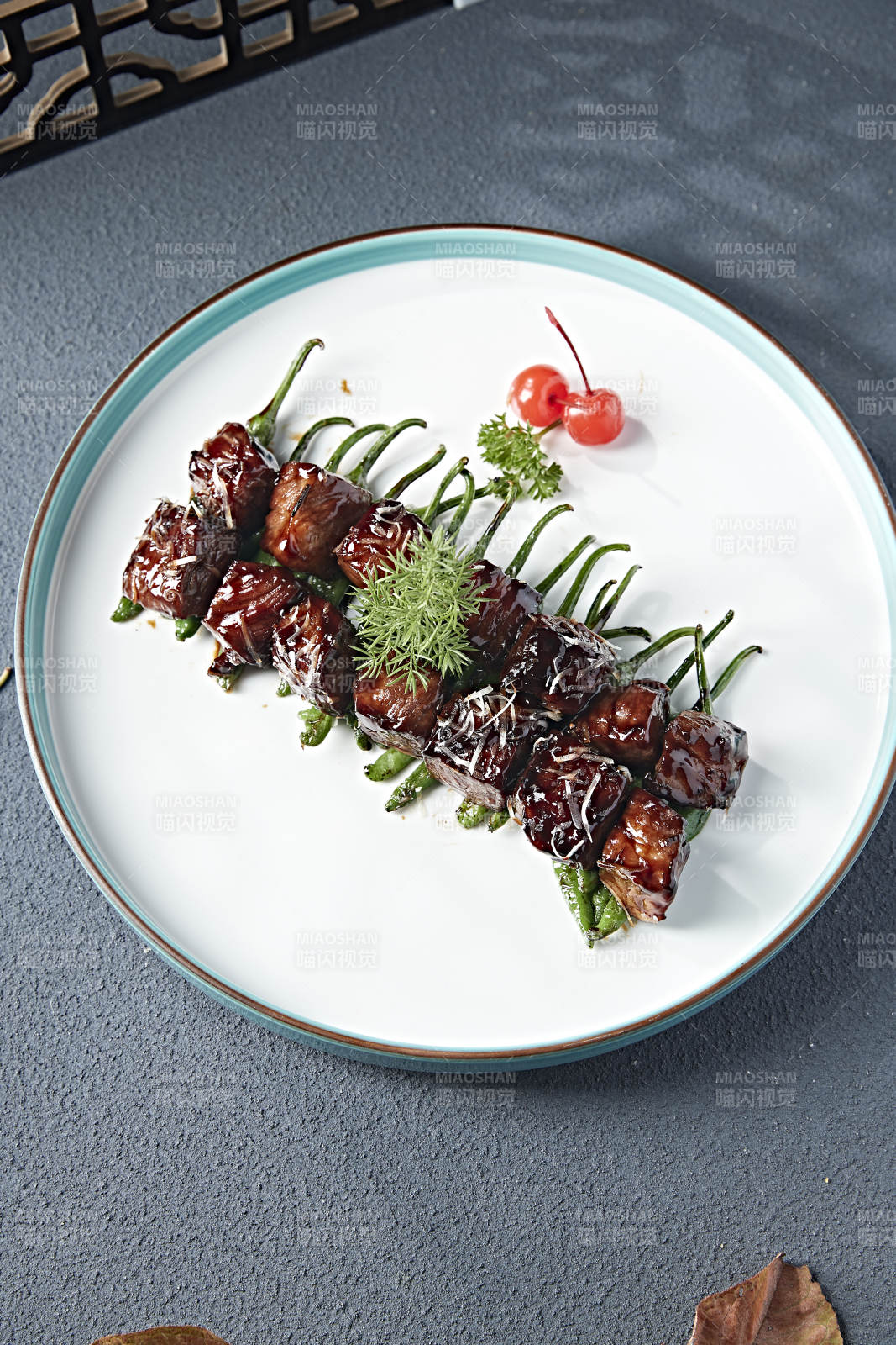 烧椒文火猪梅肉