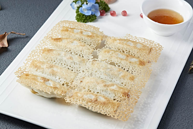 韭菜油渣馅渔网煎锅贴