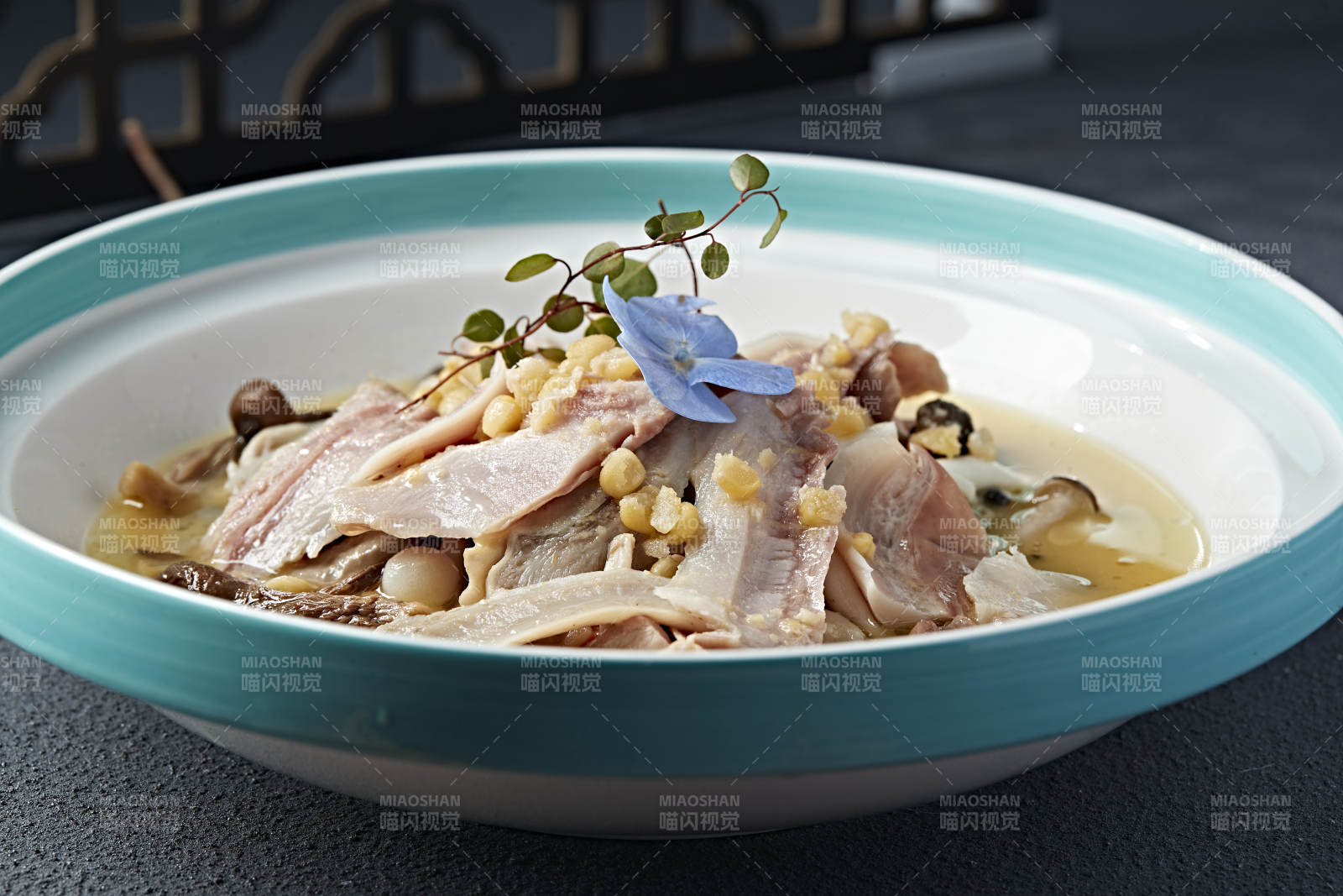 茶树菇鹰嘴豆炖猪肚片