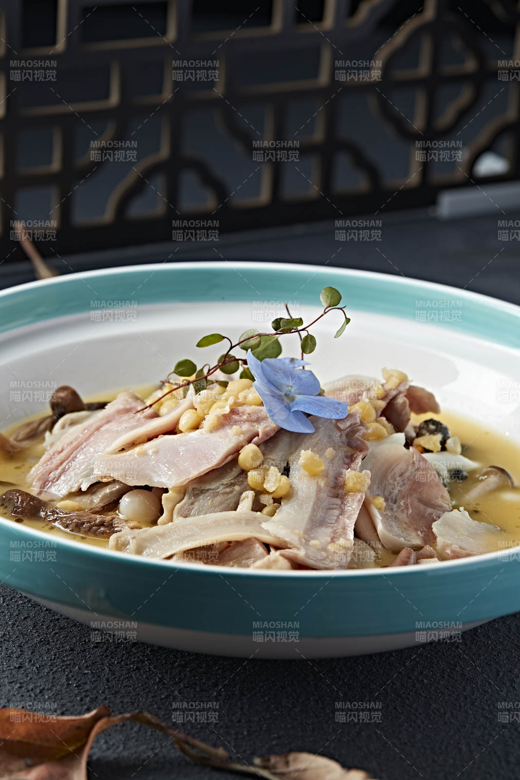 茶树菇鹰嘴豆炖猪肚片