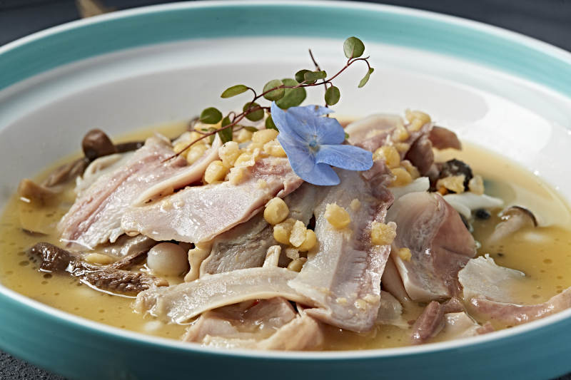 茶树菇鹰嘴豆炖猪肚片