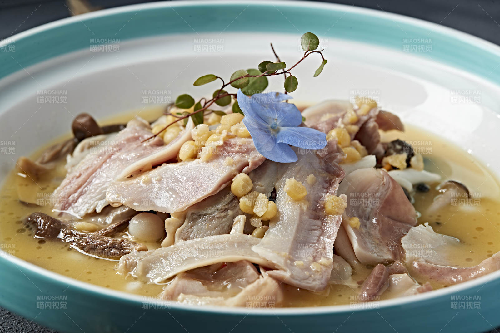 茶树菇鹰嘴豆炖猪肚片