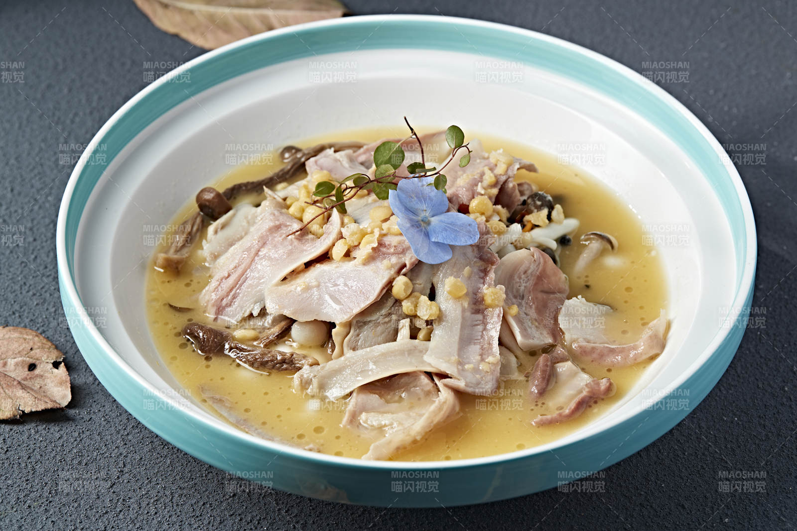 茶树菇鹰嘴豆炖猪肚片