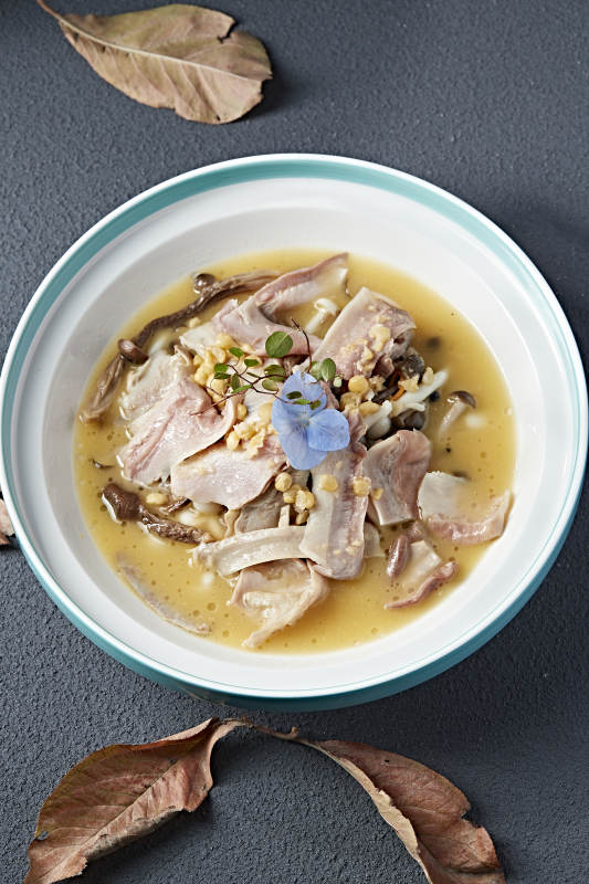 茶树菇鹰嘴豆炖猪肚片