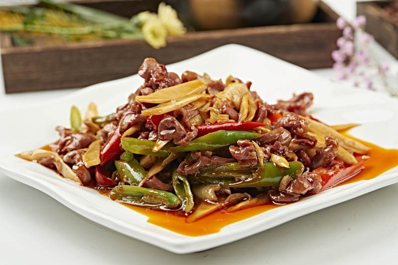 红油嫩笋彩椒炒鸡胗（嫩笋辣炒胗华）