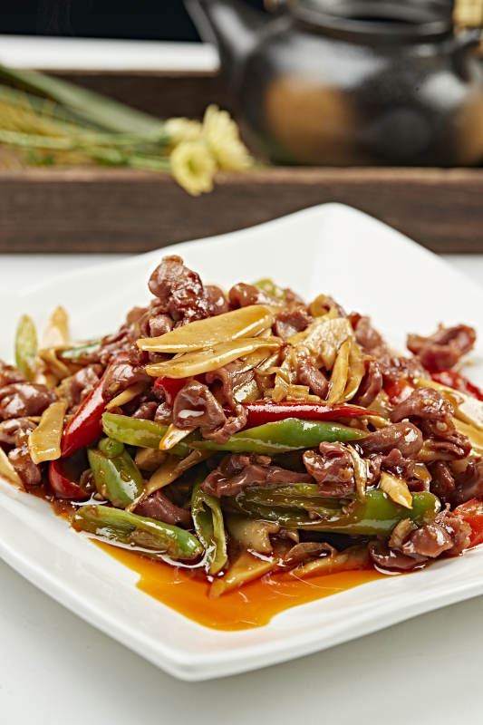 红油嫩笋彩椒炒鸡胗（嫩笋辣炒胗华）