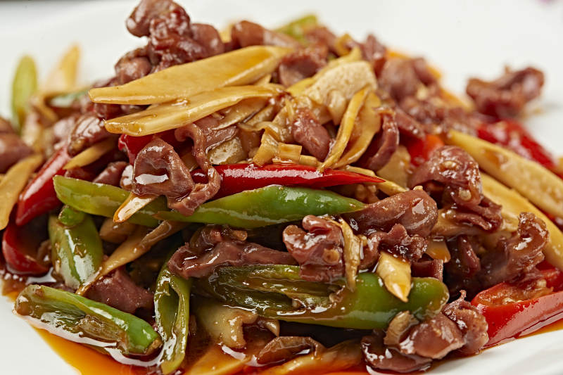 红油嫩笋彩椒炒鸡胗（嫩笋辣炒胗华）