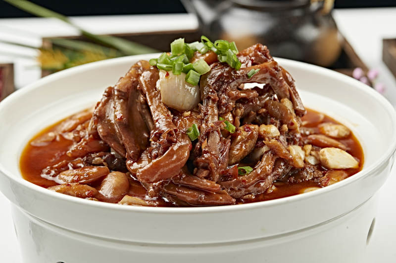 砂锅香辣红焖蒜香芸豆鹅掌