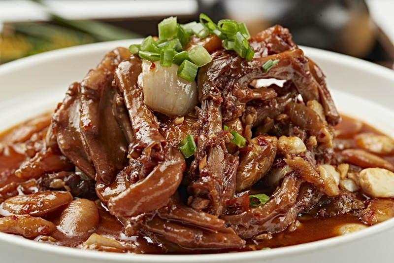 砂锅香辣红焖蒜香芸豆鹅掌