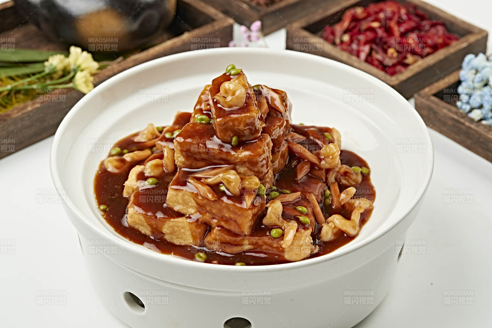 砂锅卤汁花蛤肉烧油煎豆腐