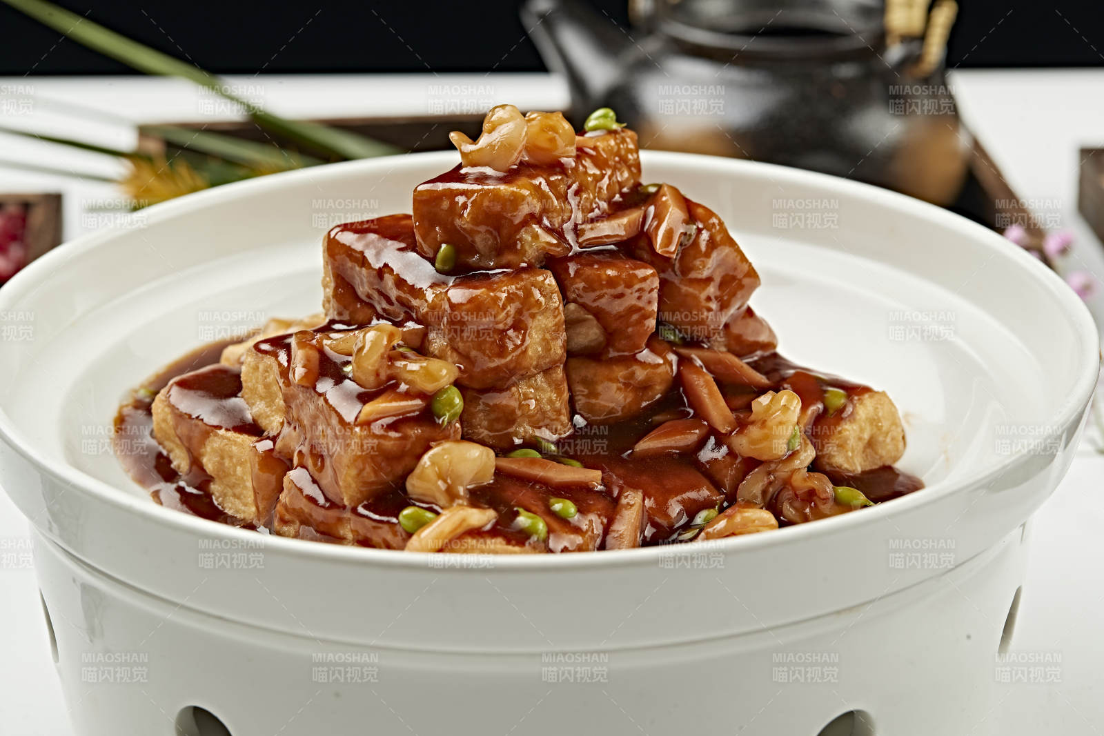 砂锅卤汁花蛤肉烧油煎豆腐