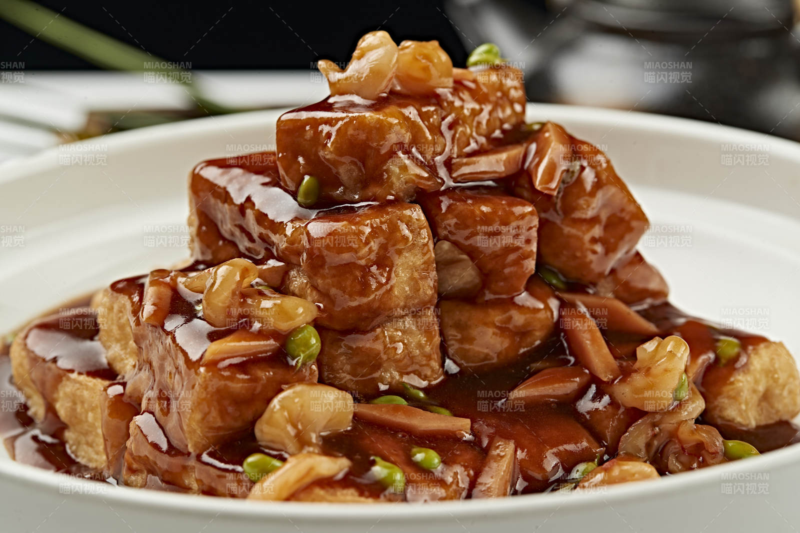 砂锅卤汁花蛤肉烧油煎豆腐