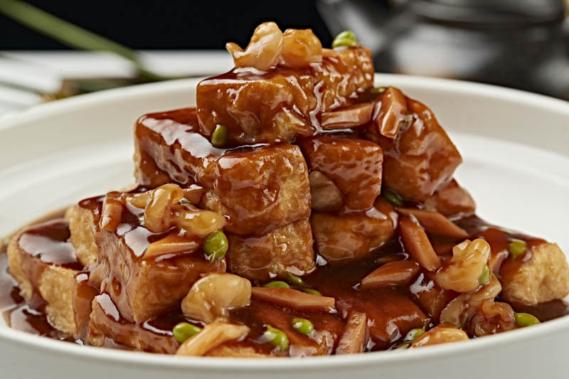 砂锅卤汁花蛤肉烧油煎豆腐