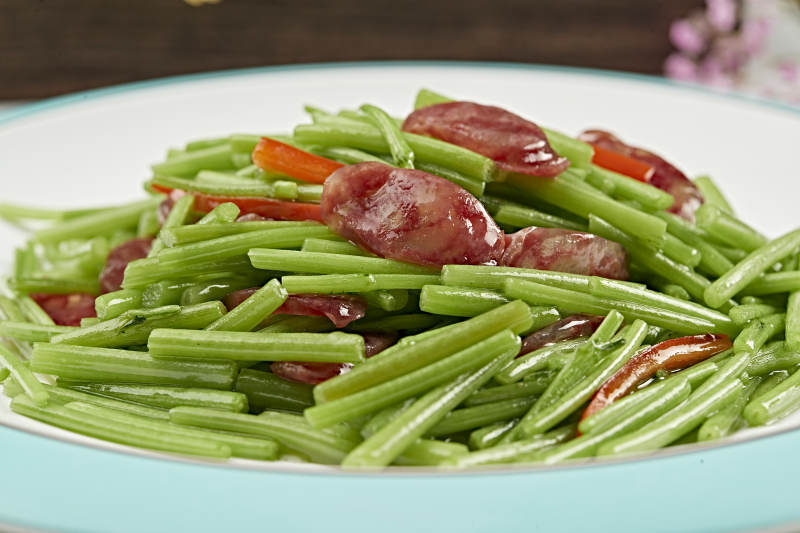 港式香腸彩椒小炒空心菜