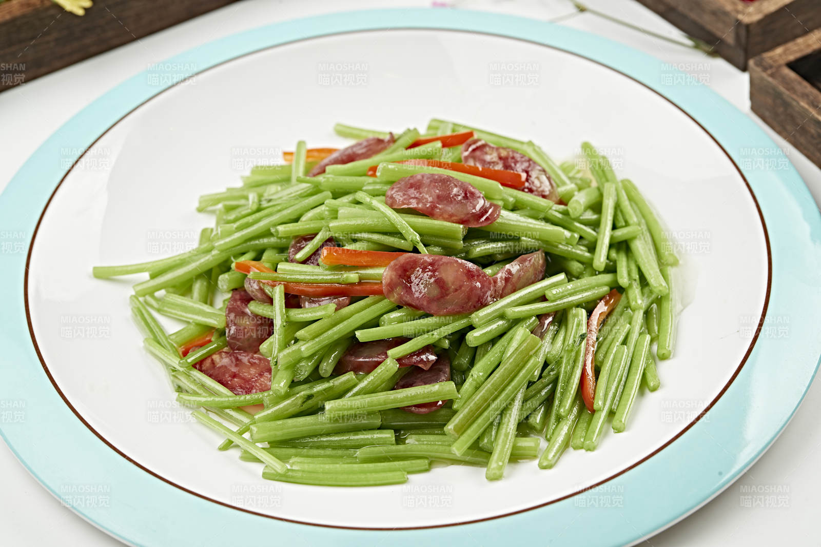 港式香腸彩椒小炒空心菜