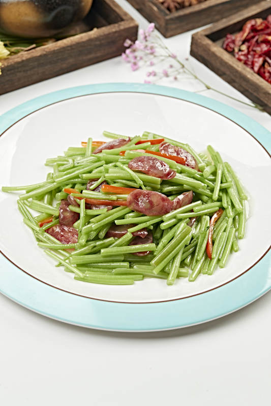 港式香腸彩椒小炒空心菜