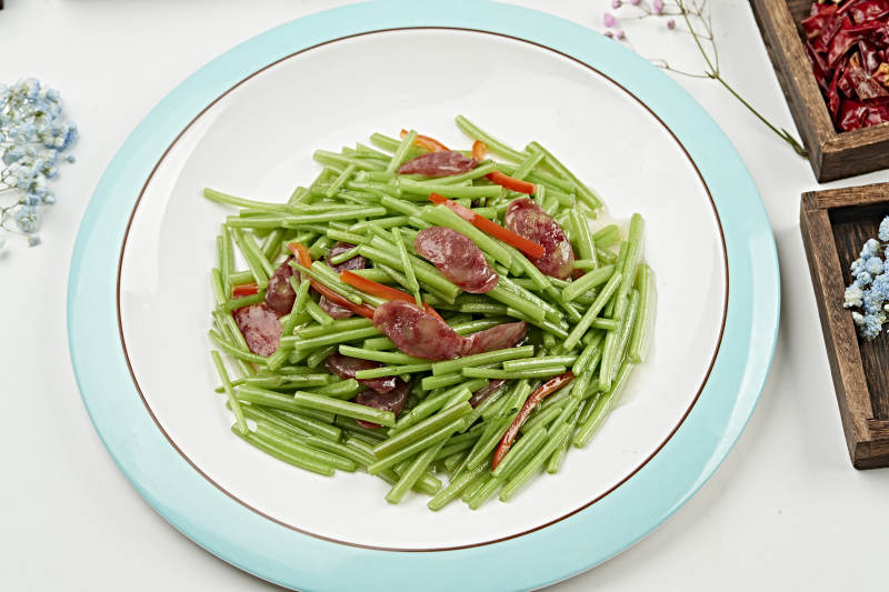 港式香腸彩椒小炒空心菜