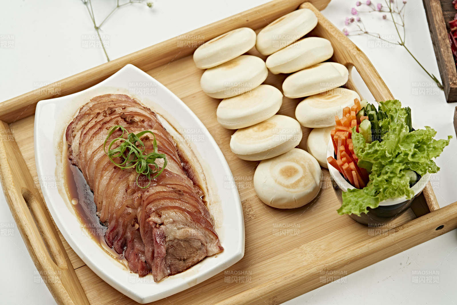 卤煮猪肘切片肉夹馍