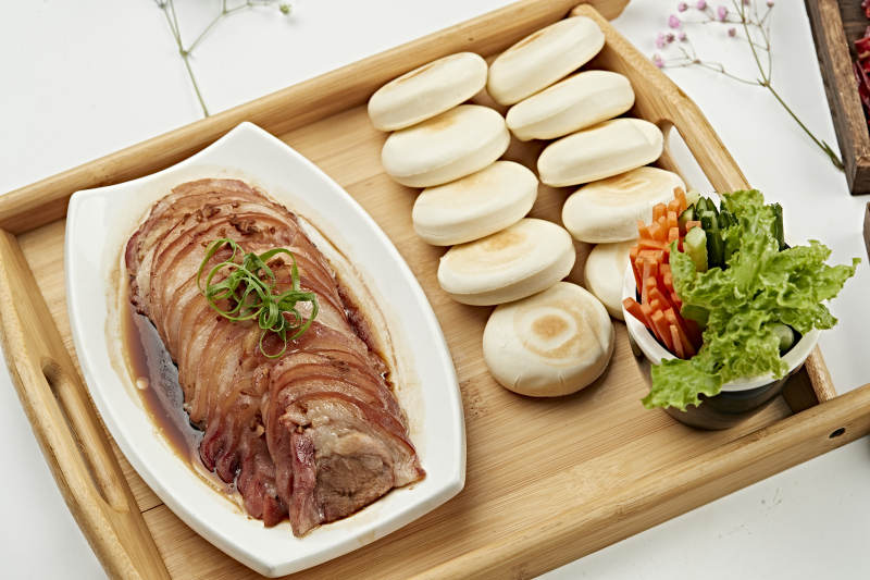 卤煮猪肘切片肉夹馍