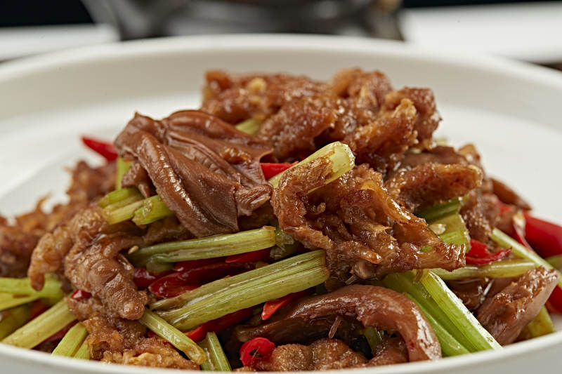 湘味线椒辣炒卤鸭掌