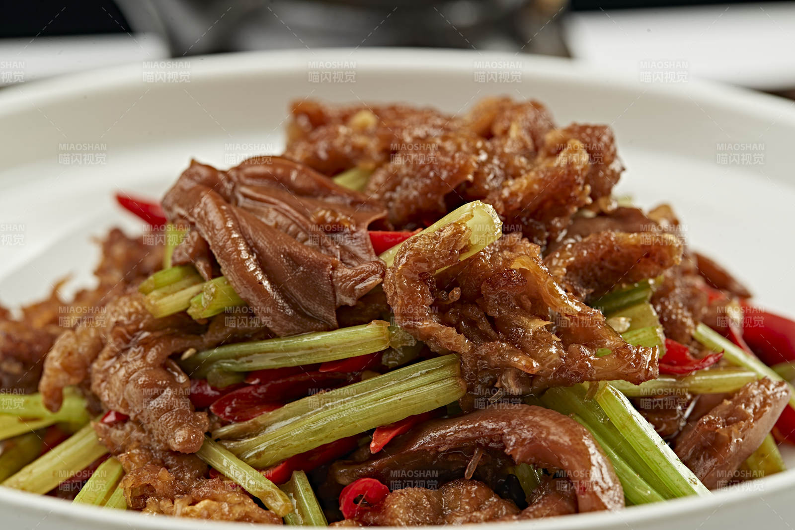湘味线椒辣炒卤鸭掌