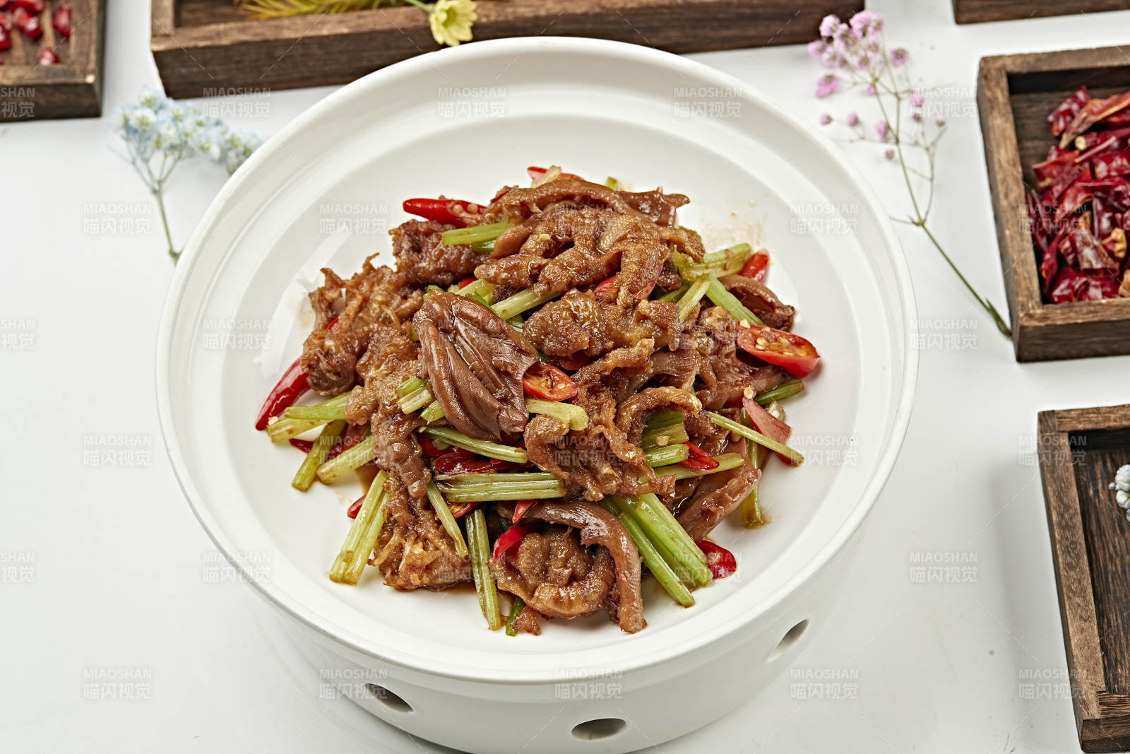 湘味线椒辣炒卤鸭掌