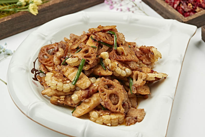 酱爆玉米藕片土豆五花肉片