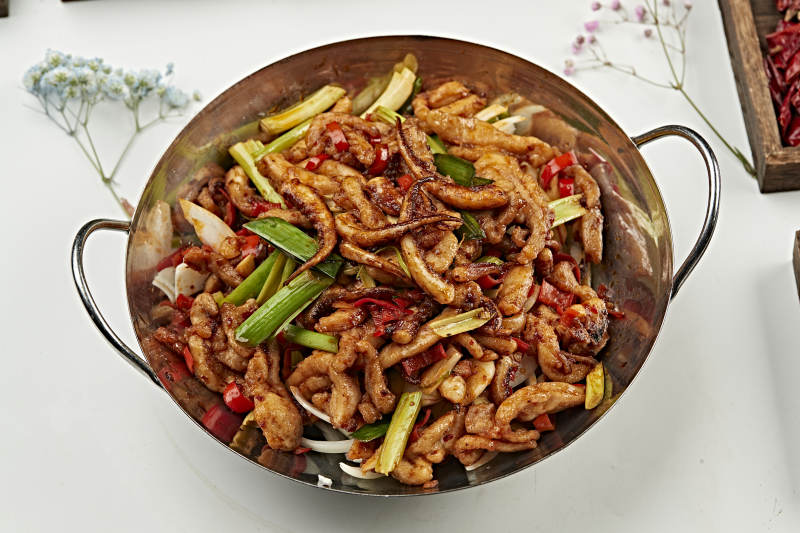 锅仔香辣酱爆鸡丝鱿鱼须