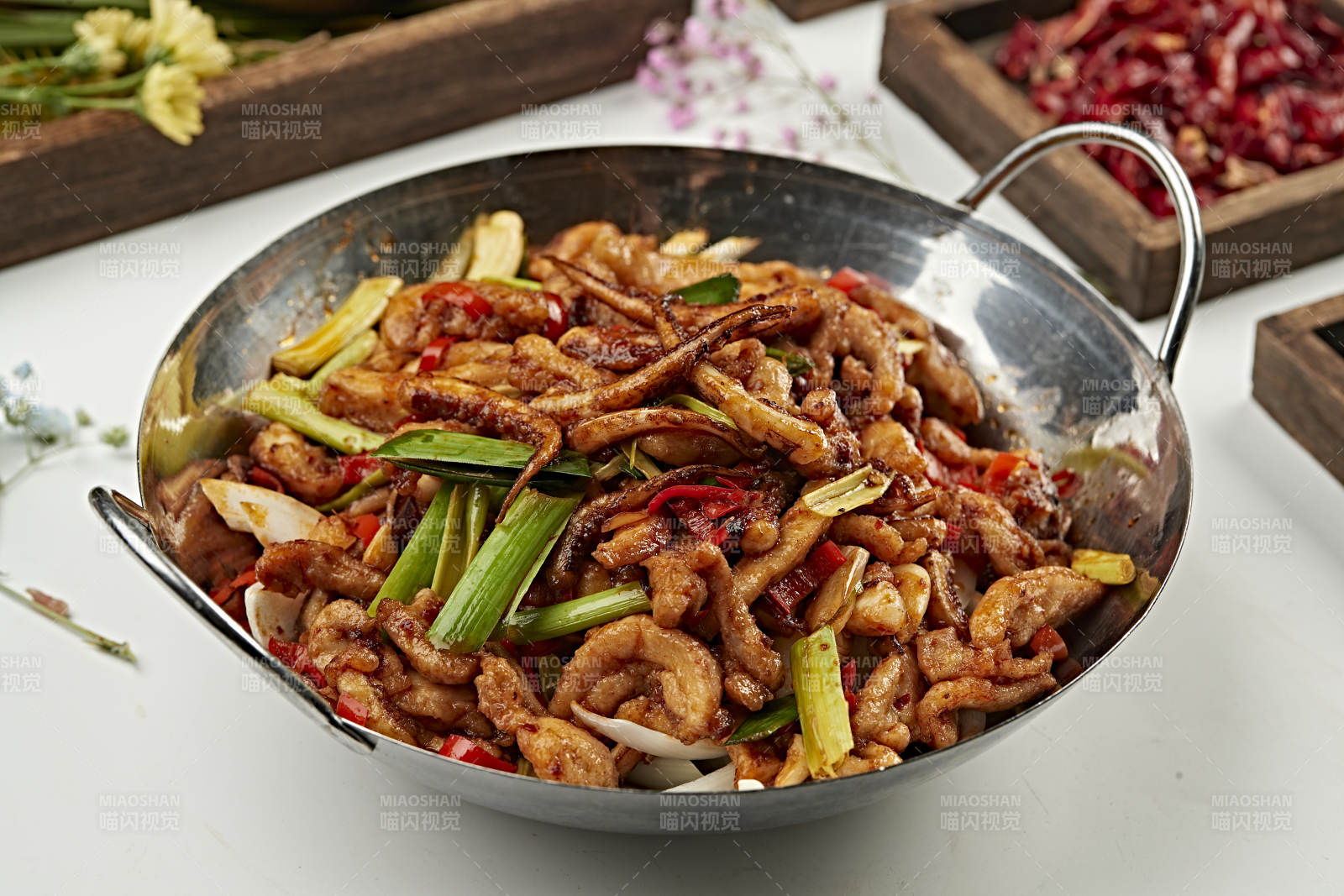 锅仔香辣酱爆鸡丝鱿鱼须