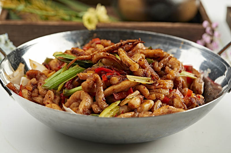 锅仔香辣酱爆鸡丝鱿鱼须