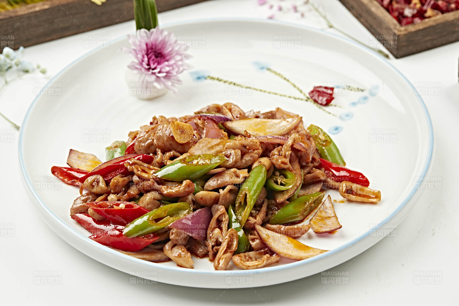 青紅辣椒洋蔥爆炒肥腸