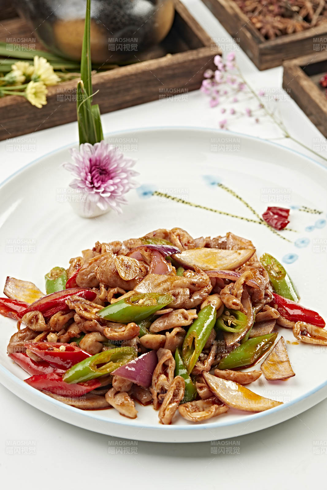 青紅辣椒洋蔥爆炒肥腸